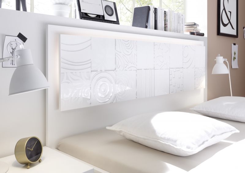 Design Bett in Weiss gemustert Xena 160x200